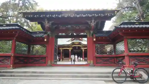 根津神社の山門・神門