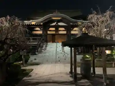 宝勝山　南藏院   蓮光寺の本殿・本堂