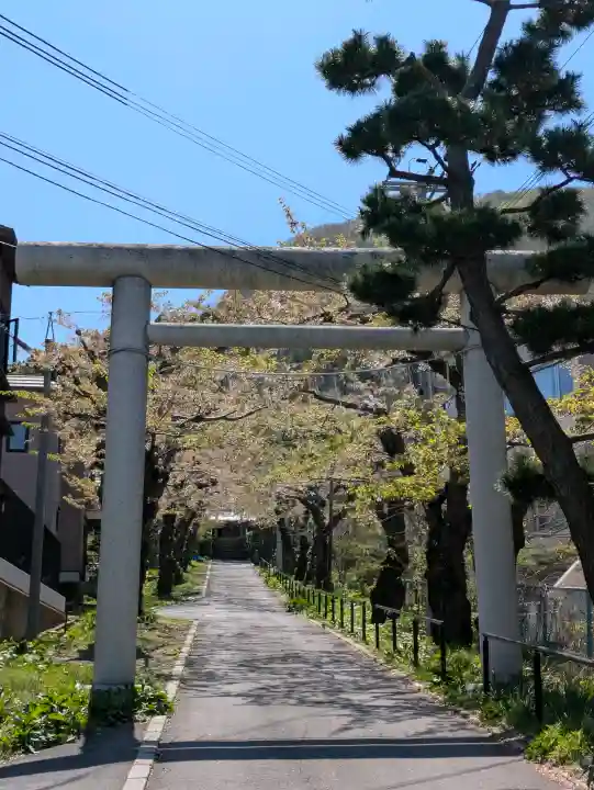 住三吉神社の{uncategorized: "未分類", other: "その他", undefined: "問題あり", building: "その他建物", grave: "お墓", sacred_gate: "鳥居", guardian: "狛犬", statue: "像", buddha: "仏像", history: "歴史", nature: "自然", garden: "庭園", animal: "動物", pagoda: "塔", temizu: "手水舎", mountain_gate: "山門・神門", sanctuary: "本殿・本堂", subordinate: "末社・摂社", art: "芸術", scenery: "景色", jizo: "地蔵", ema: "絵馬", goshuin: "御朱印", omikuji: "おみくじ", items: "授与品その他", amulet: "お守り", goshuincho: "御朱印帳", eats: "食事", festival: "お祭り", votive_dance: "神楽", shichigosan: "七五三参", wedding: "結婚式", experience: "体験その他", initially: "初詣", around: "周辺", anti_infection: "感染症対策"}