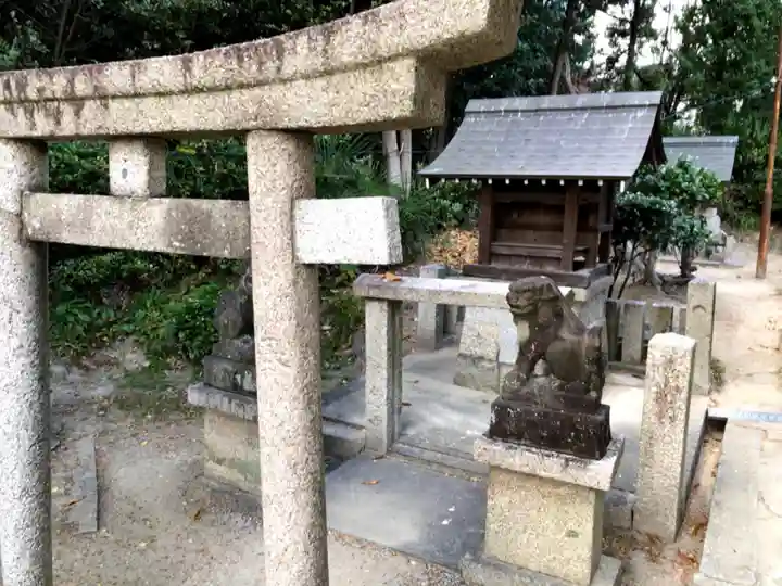 中臣須牟地神社の末社・摂社