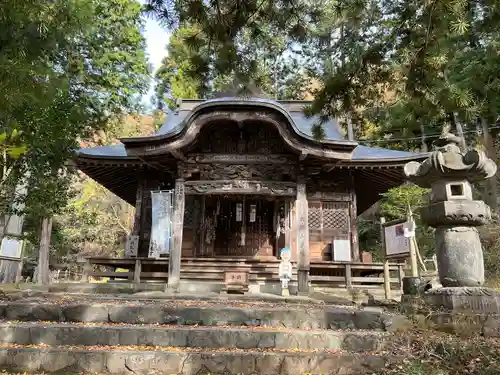 真福寺の本殿