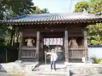 観音寺の山門・神門