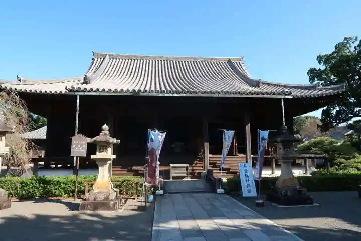 道成寺の本殿・本堂