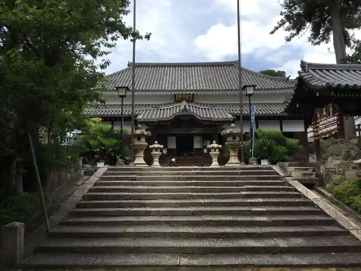 國前寺の本殿・本堂