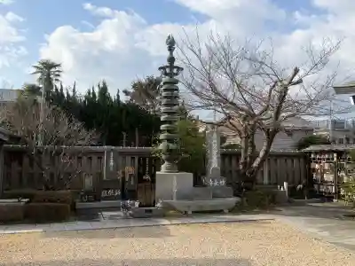 妙長寺の{uncategorized: "未分類", other: "その他", undefined: "問題あり", building: "その他建物", grave: "お墓", sacred_gate: "鳥居", guardian: "狛犬", statue: "像", buddha: "仏像", history: "歴史", nature: "自然", garden: "庭園", animal: "動物", pagoda: "塔", temizu: "手水舎", mountain_gate: "山門・神門", sanctuary: "本殿・本堂", subordinate: "末社・摂社", art: "芸術", scenery: "景色", jizo: "地蔵", ema: "絵馬", goshuin: "御朱印", omikuji: "おみくじ", items: "授与品その他", amulet: "お守り", goshuincho: "御朱印帳", eats: "食事", festival: "お祭り", votive_dance: "神楽", shichigosan: "七五三参", wedding: "結婚式", experience: "体験その他", initially: "初詣", around: "周辺", anti_infection: "感染症対策"}