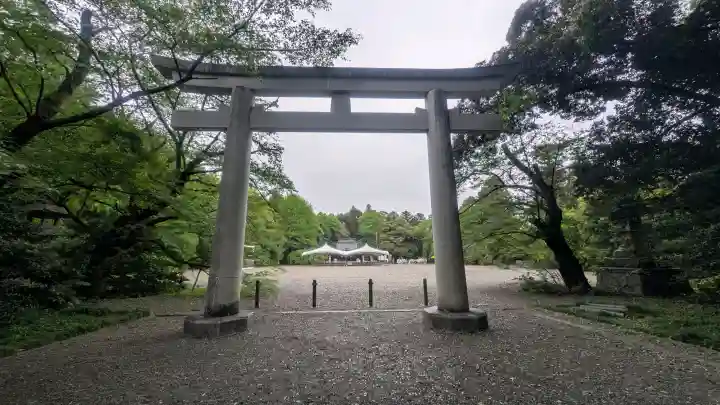 栃木縣護國神社の{uncategorized: "未分類", other: "その他", undefined: "問題あり", building: "その他建物", grave: "お墓", sacred_gate: "鳥居", guardian: "狛犬", statue: "像", buddha: "仏像", history: "歴史", nature: "自然", garden: "庭園", animal: "動物", pagoda: "塔", temizu: "手水舎", mountain_gate: "山門・神門", sanctuary: "本殿・本堂", subordinate: "末社・摂社", art: "芸術", scenery: "景色", jizo: "地蔵", ema: "絵馬", goshuin: "御朱印", omikuji: "おみくじ", items: "授与品その他", amulet: "お守り", goshuincho: "御朱印帳", eats: "食事", festival: "お祭り", votive_dance: "神楽", shichigosan: "七五三参", wedding: "結婚式", experience: "体験その他", initially: "初詣", around: "周辺", anti_infection: "感染症対策"}