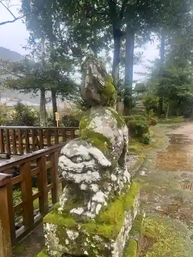 熊野大社の{uncategorized: "未分類", other: "その他", undefined: "問題あり", building: "その他建物", grave: "お墓", sacred_gate: "鳥居", guardian: "狛犬", statue: "像", buddha: "仏像", history: "歴史", nature: "自然", garden: "庭園", animal: "動物", pagoda: "塔", temizu: "手水舎", mountain_gate: "山門・神門", sanctuary: "本殿・本堂", subordinate: "末社・摂社", art: "芸術", scenery: "景色", jizo: "地蔵", ema: "絵馬", goshuin: "御朱印", omikuji: "おみくじ", items: "授与品その他", amulet: "お守り", goshuincho: "御朱印帳", eats: "食事", festival: "お祭り", votive_dance: "神楽", shichigosan: "七五三参", wedding: "結婚式", experience: "体験その他", initially: "初詣", around: "周辺", anti_infection: "感染症対策"}