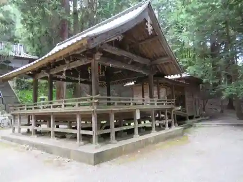 武田八幡宮の本殿