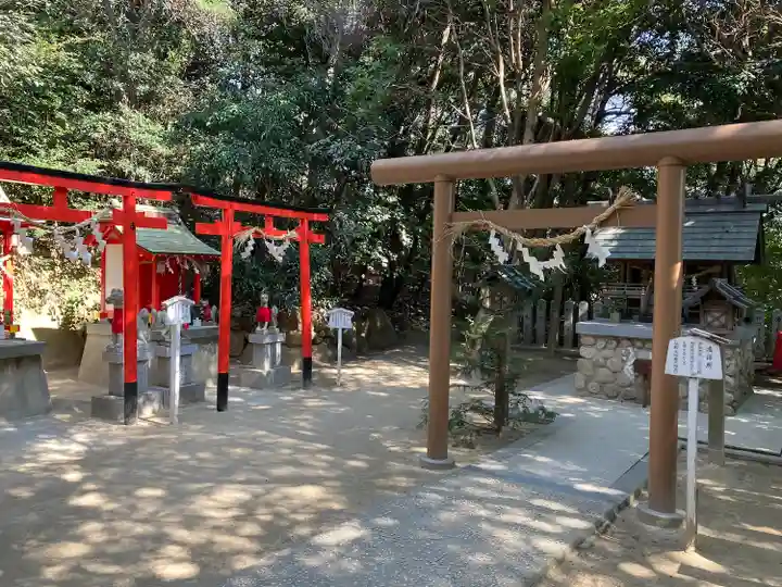 越木岩神社の末社・摂社