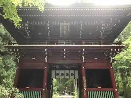 御岩神社の山門・神門