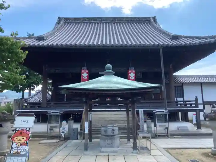 金倉寺の本殿・本堂