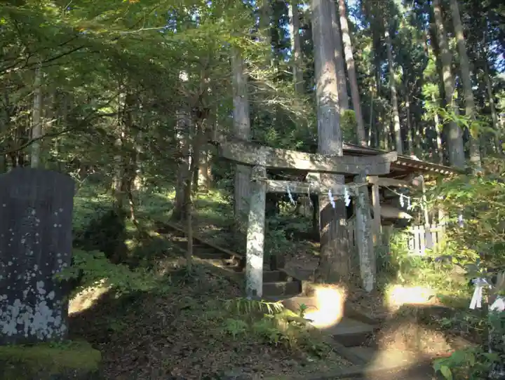 日光大室高龗神社の鳥居