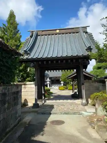 光照寺の山門