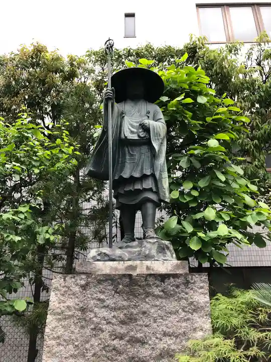 薬研堀不動院(川崎大師東京別院)の像