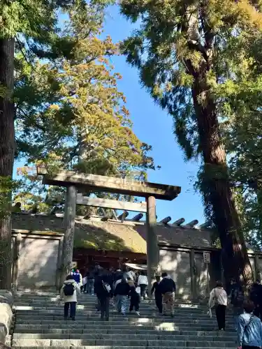 伊勢神宮内宮（皇大神宮）の{uncategorized: "未分類", other: "その他", undefined: "問題あり", building: "その他建物", grave: "お墓", sacred_gate: "鳥居", guardian: "狛犬", statue: "像", buddha: "仏像", history: "歴史", nature: "自然", garden: "庭園", animal: "動物", pagoda: "塔", temizu: "手水舎", mountain_gate: "山門・神門", sanctuary: "本殿・本堂", subordinate: "末社・摂社", art: "芸術", scenery: "景色", jizo: "地蔵", ema: "絵馬", goshuin: "御朱印", omikuji: "おみくじ", items: "授与品その他", amulet: "お守り", goshuincho: "御朱印帳", eats: "食事", festival: "お祭り", votive_dance: "神楽", shichigosan: "七五三参", wedding: "結婚式", experience: "体験その他", initially: "初詣", around: "周辺", anti_infection: "感染症対策"}