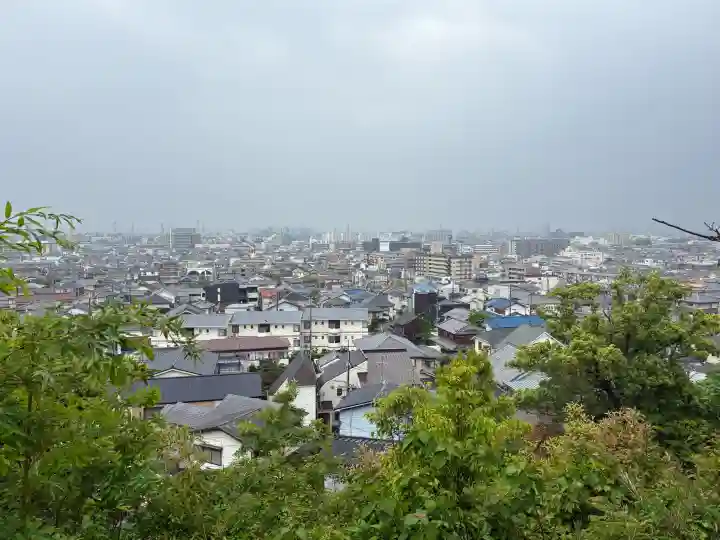 宝塚神社の{uncategorized: "未分類", other: "その他", undefined: "問題あり", building: "その他建物", grave: "お墓", sacred_gate: "鳥居", guardian: "狛犬", statue: "像", buddha: "仏像", history: "歴史", nature: "自然", garden: "庭園", animal: "動物", pagoda: "塔", temizu: "手水舎", mountain_gate: "山門・神門", sanctuary: "本殿・本堂", subordinate: "末社・摂社", art: "芸術", scenery: "景色", jizo: "地蔵", ema: "絵馬", goshuin: "御朱印", omikuji: "おみくじ", items: "授与品その他", amulet: "お守り", goshuincho: "御朱印帳", eats: "食事", festival: "お祭り", votive_dance: "神楽", shichigosan: "七五三参", wedding: "結婚式", experience: "体験その他", initially: "初詣", around: "周辺", anti_infection: "感染症対策"}
