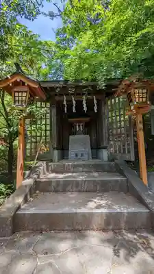 新倉富士浅間神社の末社・摂社
