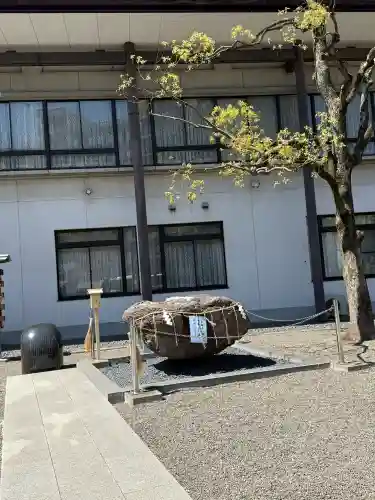 亀戸香取神社の{uncategorized: "未分類", other: "その他", undefined: "問題あり", building: "その他建物", grave: "お墓", sacred_gate: "鳥居", guardian: "狛犬", statue: "像", buddha: "仏像", history: "歴史", nature: "自然", garden: "庭園", animal: "動物", pagoda: "塔", temizu: "手水舎", mountain_gate: "山門・神門", sanctuary: "本殿・本堂", subordinate: "末社・摂社", art: "芸術", scenery: "景色", jizo: "地蔵", ema: "絵馬", goshuin: "御朱印", omikuji: "おみくじ", items: "授与品その他", amulet: "お守り", goshuincho: "御朱印帳", eats: "食事", festival: "お祭り", votive_dance: "神楽", shichigosan: "七五三参", wedding: "結婚式", experience: "体験その他", initially: "初詣", around: "周辺", anti_infection: "感染症対策"}