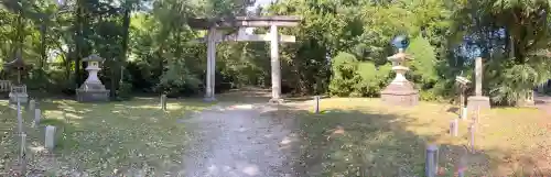 八幡秋田神社の{uncategorized: "未分類", other: "その他", undefined: "問題あり", building: "その他建物", grave: "お墓", sacred_gate: "鳥居", guardian: "狛犬", statue: "像", buddha: "仏像", history: "歴史", nature: "自然", garden: "庭園", animal: "動物", pagoda: "塔", temizu: "手水舎", mountain_gate: "山門・神門", sanctuary: "本殿・本堂", subordinate: "末社・摂社", art: "芸術", scenery: "景色", jizo: "地蔵", ema: "絵馬", goshuin: "御朱印", omikuji: "おみくじ", items: "授与品その他", amulet: "お守り", goshuincho: "御朱印帳", eats: "食事", festival: "お祭り", votive_dance: "神楽", shichigosan: "七五三参", wedding: "結婚式", experience: "体験その他", initially: "初詣", around: "周辺", anti_infection: "感染症対策"}