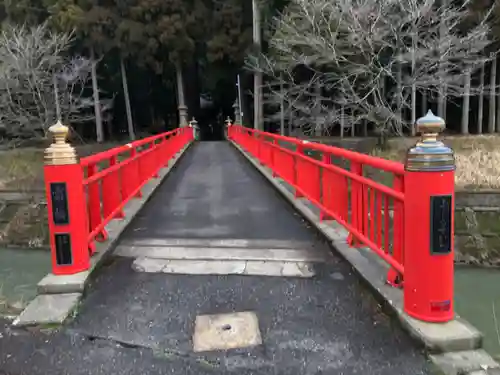 雷神社の建物その他