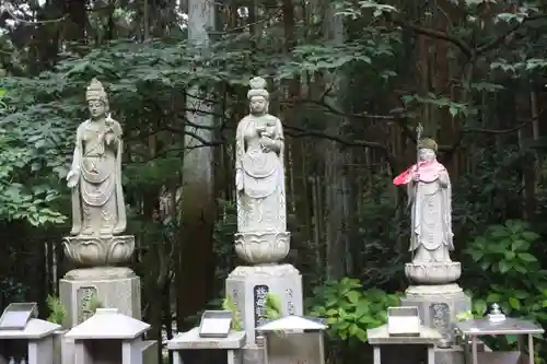 宝山寺奥之院(奈良県)