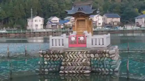 八大白龍大神の本殿