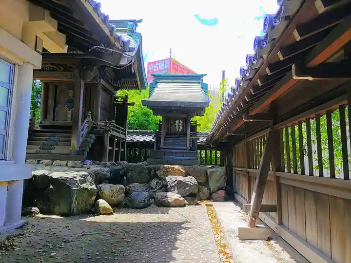 八幡社(四女子八幡社)の本殿・本堂