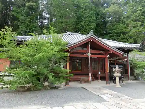 安岡寺の本殿