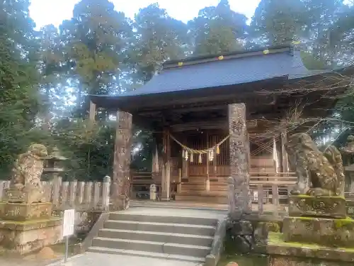 粟鹿神社の{uncategorized: "未分類", other: "その他", undefined: "問題あり", building: "その他建物", grave: "お墓", sacred_gate: "鳥居", guardian: "狛犬", statue: "像", buddha: "仏像", history: "歴史", nature: "自然", garden: "庭園", animal: "動物", pagoda: "塔", temizu: "手水舎", mountain_gate: "山門・神門", sanctuary: "本殿・本堂", subordinate: "末社・摂社", art: "芸術", scenery: "景色", jizo: "地蔵", ema: "絵馬", goshuin: "御朱印", omikuji: "おみくじ", items: "授与品その他", amulet: "お守り", goshuincho: "御朱印帳", eats: "食事", festival: "お祭り", votive_dance: "神楽", shichigosan: "七五三参", wedding: "結婚式", experience: "体験その他", initially: "初詣", around: "周辺", anti_infection: "感染症対策"}