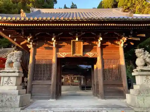 大宮八幡神社の山門