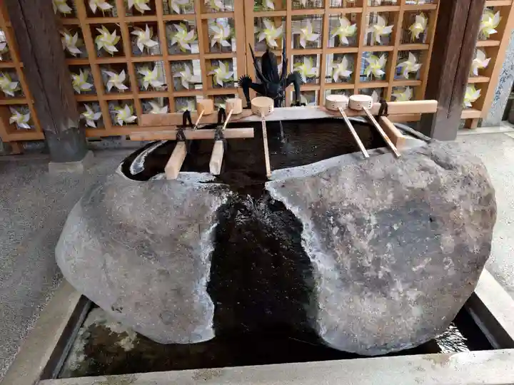 御嶽神社茅萱宮の手水舎