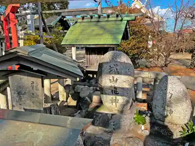 鳥出神社の末社・摂社