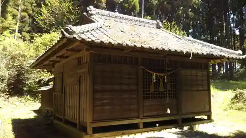 静神社の本殿