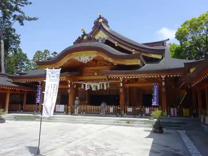 亀ケ池八幡宮の本殿・本堂