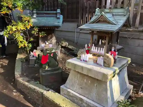 馬橋稲荷神社の末社・摂社