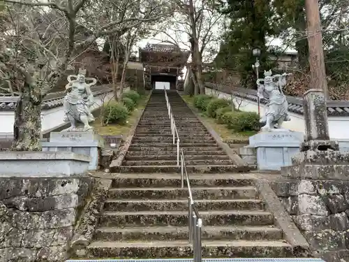 西蓮寺の建物その他