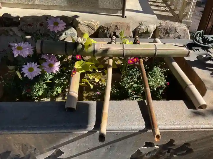 新羅神社の手水舎