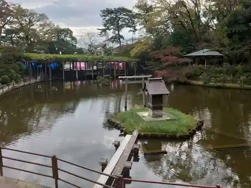 越ヶ谷久伊豆神社の庭園