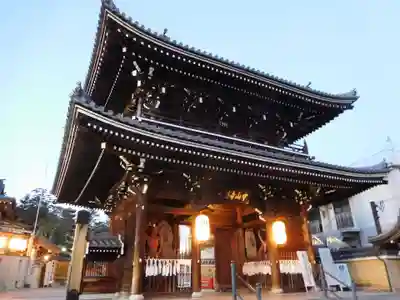 中山寺の山門・神門