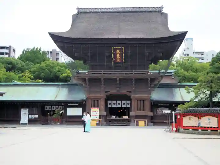 筥崎宮の山門・神門