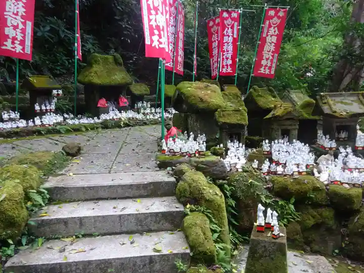佐助稲荷神社の末社・摂社