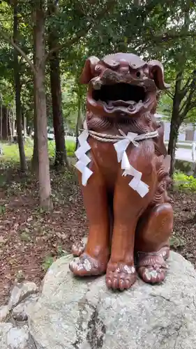 靭負神社の狛犬