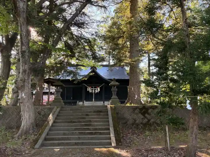 伊豆山神社 里宮の{uncategorized: "未分類", other: "その他", undefined: "問題あり", building: "その他建物", grave: "お墓", sacred_gate: "鳥居", guardian: "狛犬", statue: "像", buddha: "仏像", history: "歴史", nature: "自然", garden: "庭園", animal: "動物", pagoda: "塔", temizu: "手水舎", mountain_gate: "山門・神門", sanctuary: "本殿・本堂", subordinate: "末社・摂社", art: "芸術", scenery: "景色", jizo: "地蔵", ema: "絵馬", goshuin: "御朱印", omikuji: "おみくじ", items: "授与品その他", amulet: "お守り", goshuincho: "御朱印帳", eats: "食事", festival: "お祭り", votive_dance: "神楽", shichigosan: "七五三参", wedding: "結婚式", experience: "体験その他", initially: "初詣", around: "周辺", anti_infection: "感染症対策"}