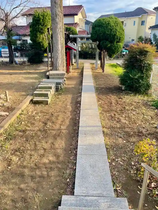 馬橋弁財天厳島神社の{uncategorized: "未分類", other: "その他", undefined: "問題あり", building: "その他建物", grave: "お墓", sacred_gate: "鳥居", guardian: "狛犬", statue: "像", buddha: "仏像", history: "歴史", nature: "自然", garden: "庭園", animal: "動物", pagoda: "塔", temizu: "手水舎", mountain_gate: "山門・神門", sanctuary: "本殿・本堂", subordinate: "末社・摂社", art: "芸術", scenery: "景色", jizo: "地蔵", ema: "絵馬", goshuin: "御朱印", omikuji: "おみくじ", items: "授与品その他", amulet: "お守り", goshuincho: "御朱印帳", eats: "食事", festival: "お祭り", votive_dance: "神楽", shichigosan: "七五三参", wedding: "結婚式", experience: "体験その他", initially: "初詣", around: "周辺", anti_infection: "感染症対策"}