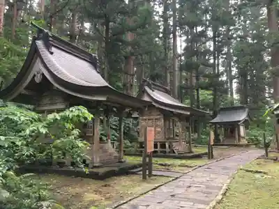 出羽神社(出羽三山神社)~三神合祭殿~の末社・摂社