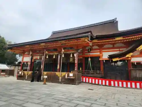 八坂神社(祇園さん)の{uncategorized: "未分類", other: "その他", undefined: "問題あり", building: "その他建物", grave: "お墓", sacred_gate: "鳥居", guardian: "狛犬", statue: "像", buddha: "仏像", history: "歴史", nature: "自然", garden: "庭園", animal: "動物", pagoda: "塔", temizu: "手水舎", mountain_gate: "山門・神門", sanctuary: "本殿・本堂", subordinate: "末社・摂社", art: "芸術", scenery: "景色", jizo: "地蔵", ema: "絵馬", goshuin: "御朱印", omikuji: "おみくじ", items: "授与品その他", amulet: "お守り", goshuincho: "御朱印帳", eats: "食事", festival: "お祭り", votive_dance: "神楽", shichigosan: "七五三参", wedding: "結婚式", experience: "体験その他", initially: "初詣", around: "周辺", anti_infection: "感染症対策"}