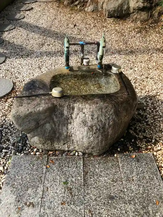安乎岩戸神社(旧表記:安乎岩戸信龍神社)の{uncategorized: "未分類", other: "その他", undefined: "問題あり", building: "その他建物", grave: "お墓", sacred_gate: "鳥居", guardian: "狛犬", statue: "像", buddha: "仏像", history: "歴史", nature: "自然", garden: "庭園", animal: "動物", pagoda: "塔", temizu: "手水舎", mountain_gate: "山門・神門", sanctuary: "本殿・本堂", subordinate: "末社・摂社", art: "芸術", scenery: "景色", jizo: "地蔵", ema: "絵馬", goshuin: "御朱印", omikuji: "おみくじ", items: "授与品その他", amulet: "お守り", goshuincho: "御朱印帳", eats: "食事", festival: "お祭り", votive_dance: "神楽", shichigosan: "七五三参", wedding: "結婚式", experience: "体験その他", initially: "初詣", around: "周辺", anti_infection: "感染症対策"}