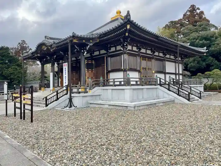 成田山醫王殿の{uncategorized: "未分類", other: "その他", undefined: "問題あり", building: "その他建物", grave: "お墓", sacred_gate: "鳥居", guardian: "狛犬", statue: "像", buddha: "仏像", history: "歴史", nature: "自然", garden: "庭園", animal: "動物", pagoda: "塔", temizu: "手水舎", mountain_gate: "山門・神門", sanctuary: "本殿・本堂", subordinate: "末社・摂社", art: "芸術", scenery: "景色", jizo: "地蔵", ema: "絵馬", goshuin: "御朱印", omikuji: "おみくじ", items: "授与品その他", amulet: "お守り", goshuincho: "御朱印帳", eats: "食事", festival: "お祭り", votive_dance: "神楽", shichigosan: "七五三参", wedding: "結婚式", experience: "体験その他", initially: "初詣", around: "周辺", anti_infection: "感染症対策"}