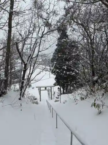 富川八幡宮の{uncategorized: "未分類", other: "その他", undefined: "問題あり", building: "その他建物", grave: "お墓", sacred_gate: "鳥居", guardian: "狛犬", statue: "像", buddha: "仏像", history: "歴史", nature: "自然", garden: "庭園", animal: "動物", pagoda: "塔", temizu: "手水舎", mountain_gate: "山門・神門", sanctuary: "本殿・本堂", subordinate: "末社・摂社", art: "芸術", scenery: "景色", jizo: "地蔵", ema: "絵馬", goshuin: "御朱印", omikuji: "おみくじ", items: "授与品その他", amulet: "お守り", goshuincho: "御朱印帳", eats: "食事", festival: "お祭り", votive_dance: "神楽", shichigosan: "七五三参", wedding: "結婚式", experience: "体験その他", initially: "初詣", around: "周辺", anti_infection: "感染症対策"}