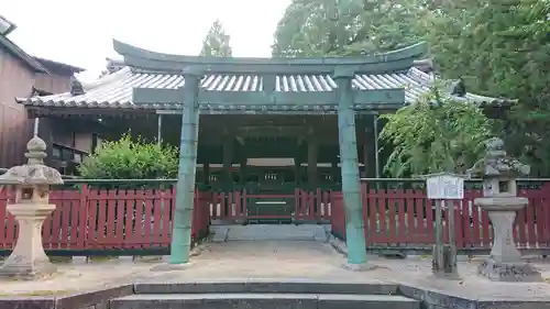 三翁神社の鳥居